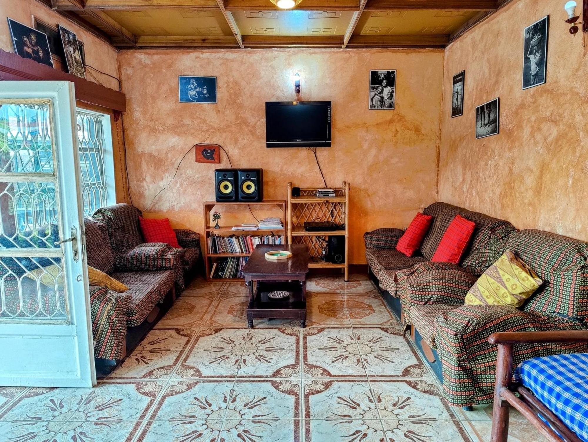 Amahoro Guest House Ruhengeri Esterno foto